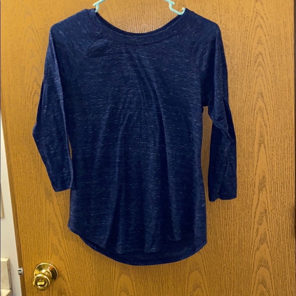 Quarter sleeve shirt